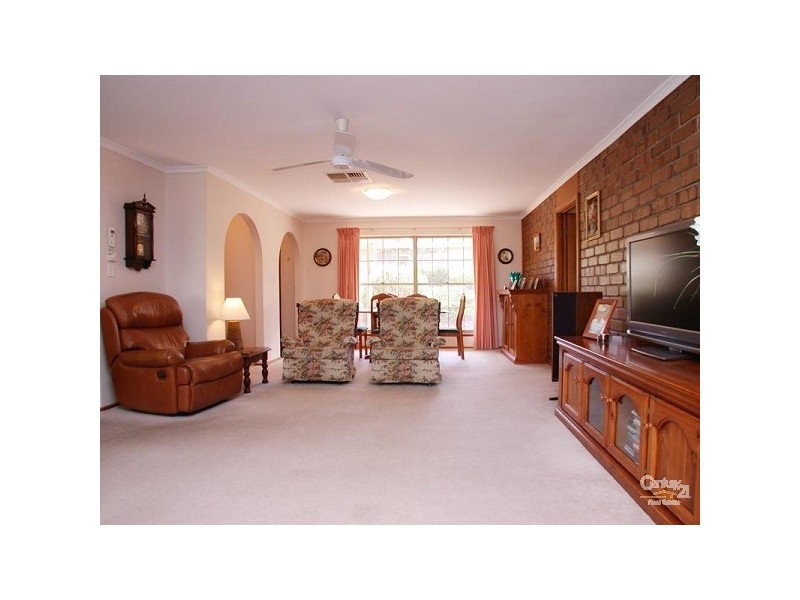 2 Simon Court, Aberfoyle Park SA 5159