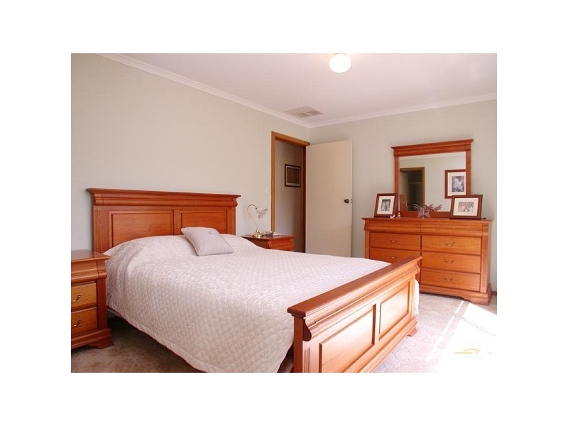 2 Simon Court, Aberfoyle Park SA 5159