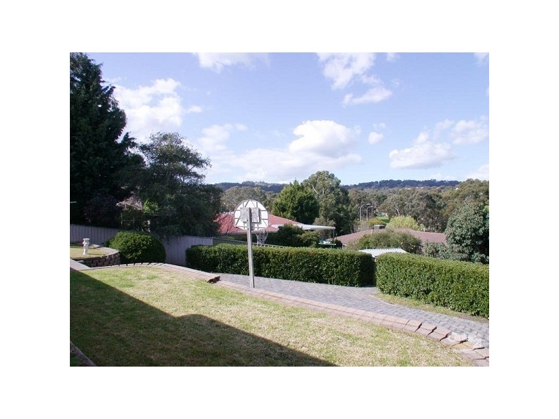 2 Simon Court, Aberfoyle Park SA 5159