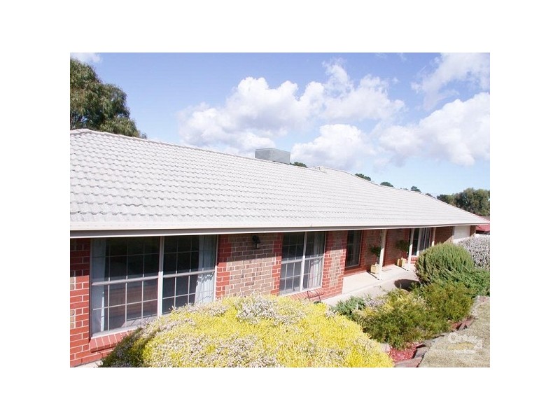 2 Simon Court, Aberfoyle Park SA 5159