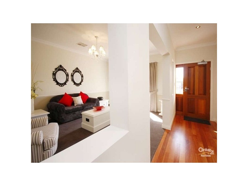 15 Greenfield Street, Mount Barker SA 5251