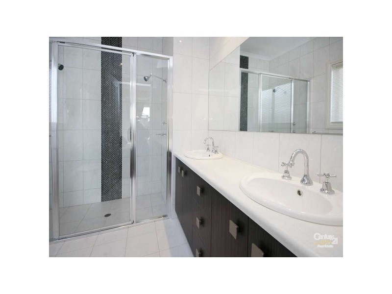 15 Greenfield Street, Mount Barker SA 5251