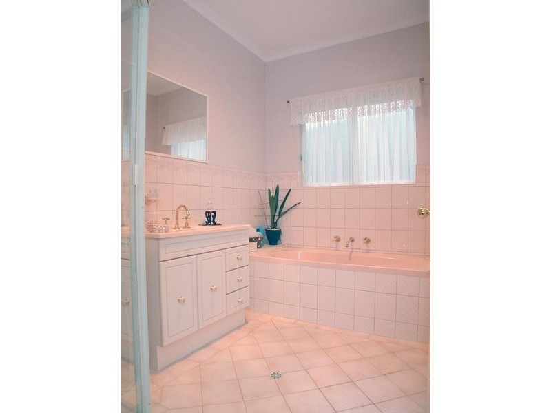 14 Cranbourne Drive, O’halloran Hill SA 5158