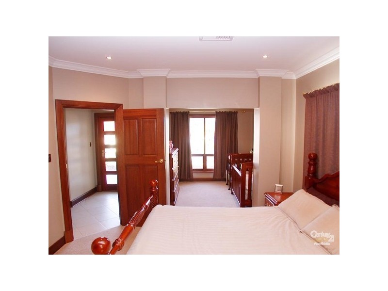 12 Nigel Lane, Hackham SA 5163