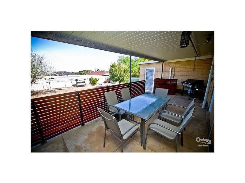 18 Wahratta Avenue, Morphett Vale SA 5162