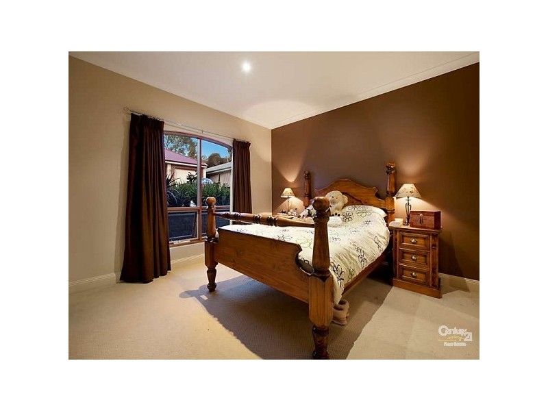 11 Cinnamon Way, Aberfoyle Park SA 5159