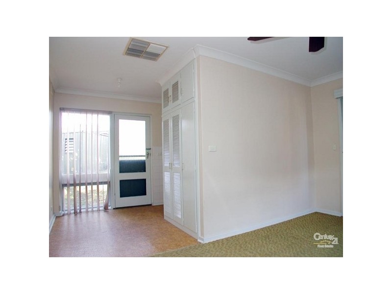 4 Green Avenue, Hackham SA 5163