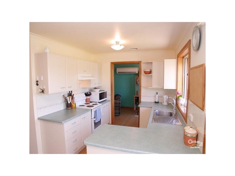 16 Thomas Crescent, Reynella SA 5161