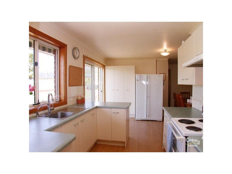 16 Thomas Crescent, Reynella SA 5161