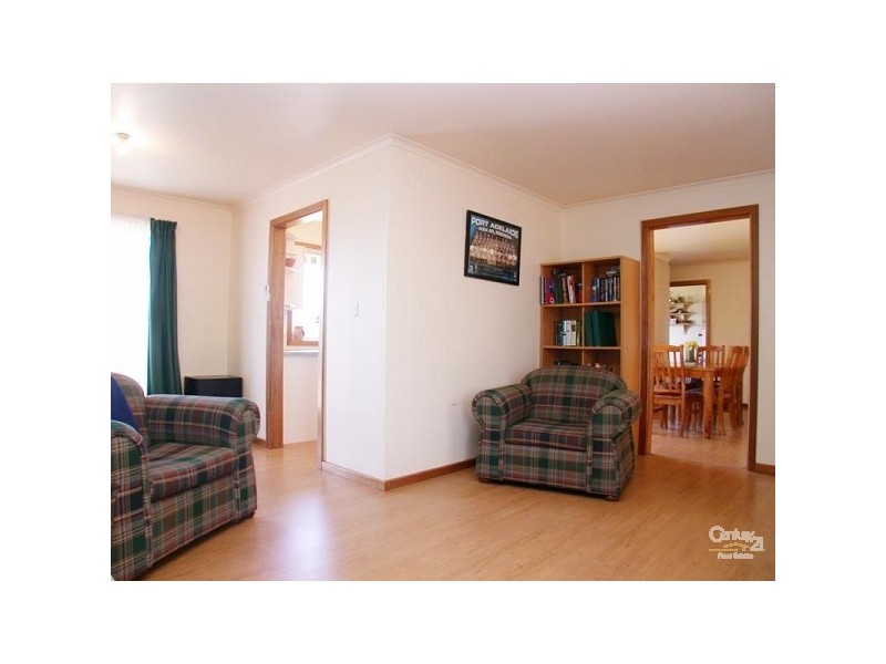 16 Thomas Crescent, Reynella SA 5161