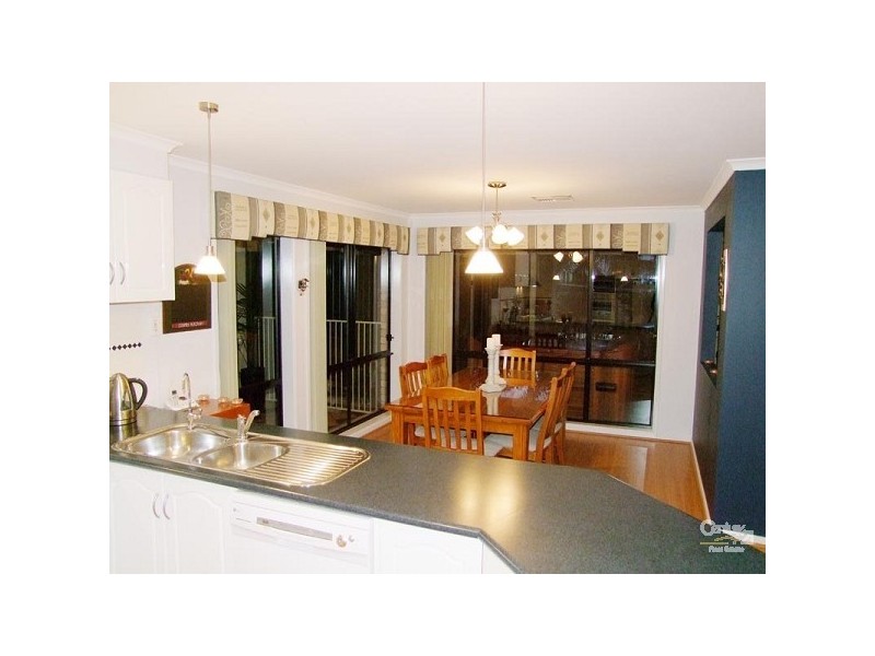 8 Stanford Glen, Seaford Rise SA 5169