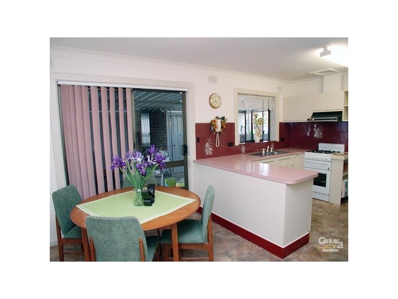 3 Susan Rd, Hackham SA 5163