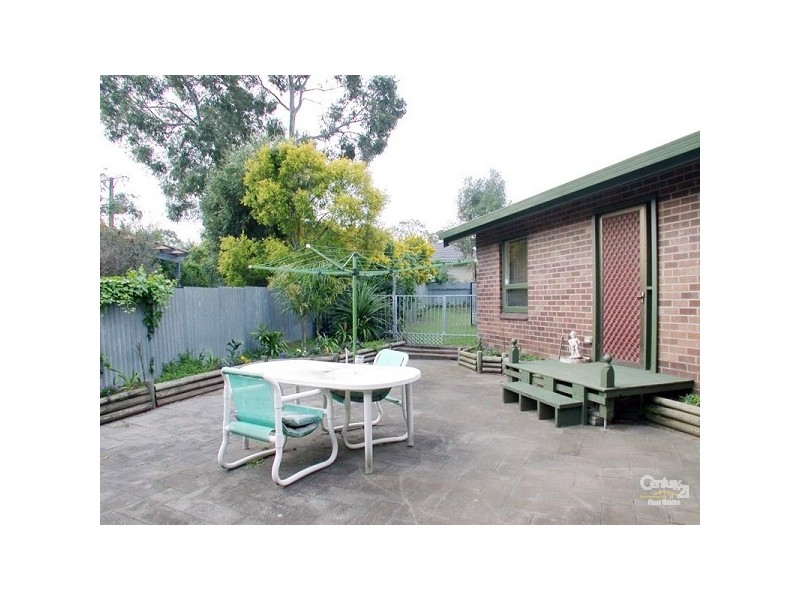 3 Susan Rd, Hackham SA 5163