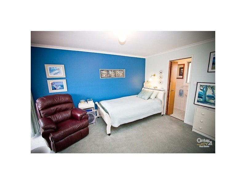 21 Buena Vista Crescent, Hackham West SA 5163