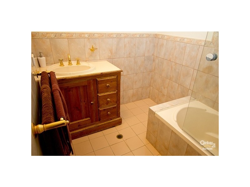 31 Barrdickson Crescent, Happy Valley SA 5159