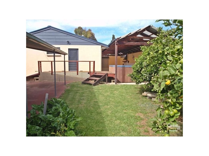 7 Phillip Street, Moana SA 5169