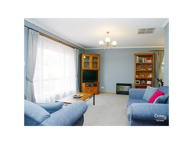43 Hendrix Crescent, Woodcroft SA 5162