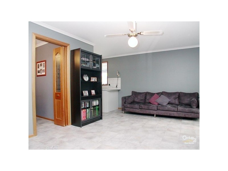 43 Hendrix Crescent, Woodcroft SA 5162