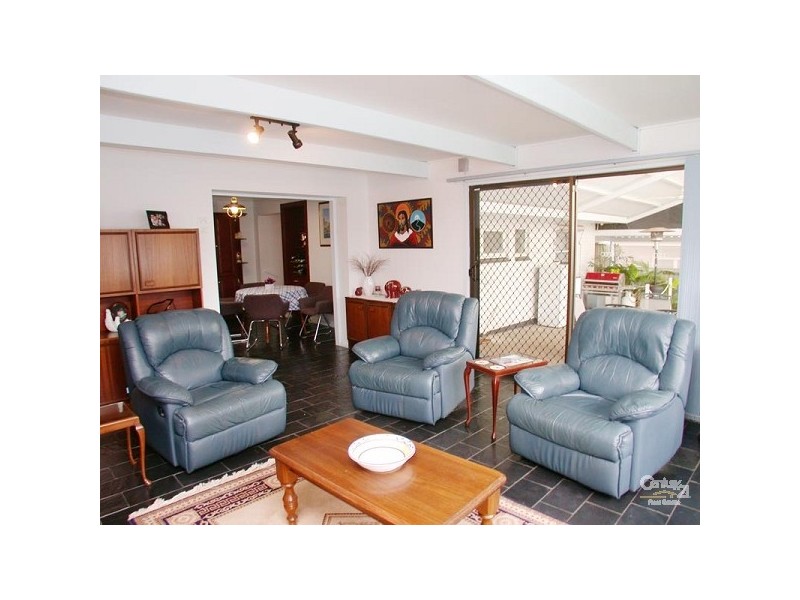 15 Tripoli Road, Happy Valley SA 5159