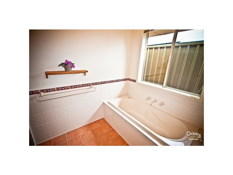 16 Rose Crescent, Mclaren Flat SA 5171