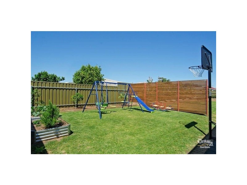 16 Rose Crescent, Mclaren Flat SA 5171