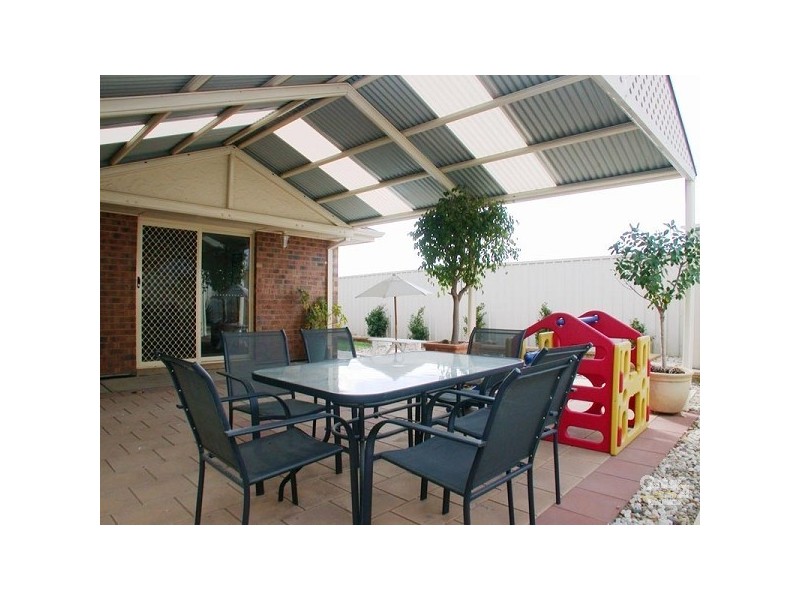 10 Garden Ct off Griffiths Drive, Seaford SA 5169