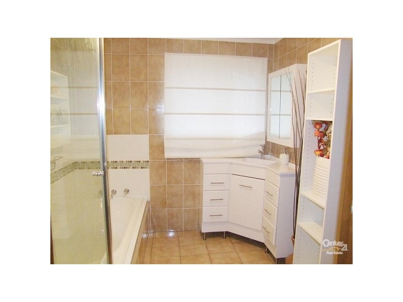 19 Barossa Crescent, Hallett Cove SA 5158