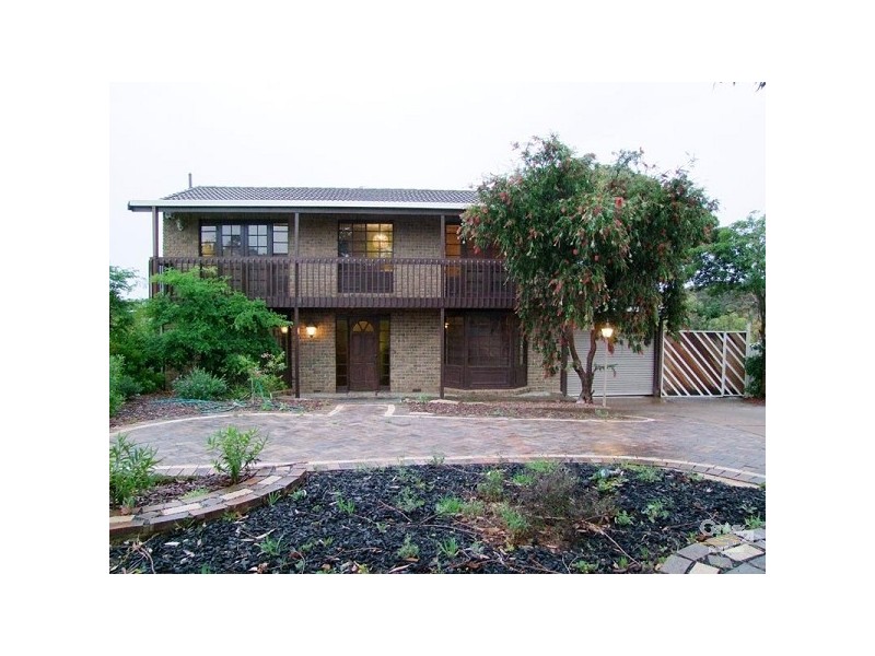 19 Barossa Crescent, Hallett Cove SA 5158