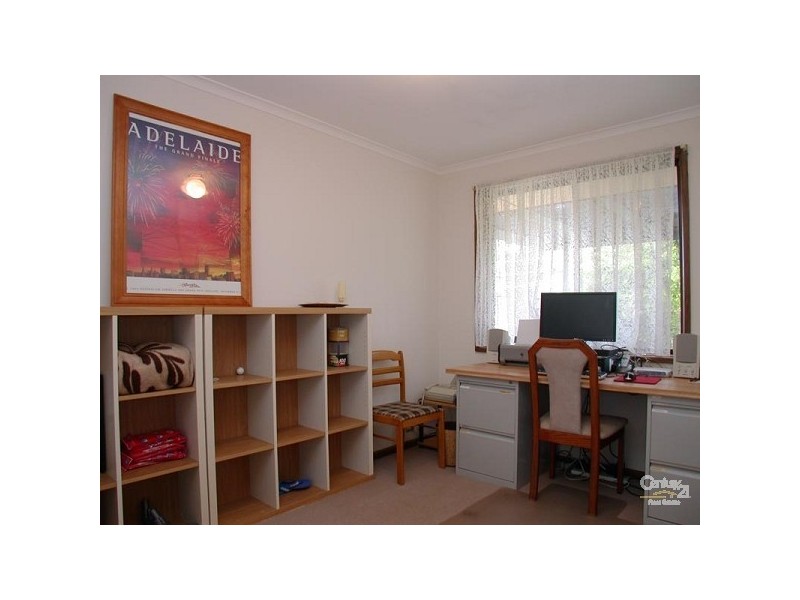 31 Kwinana Crescent, Port Noarlunga South SA 5167