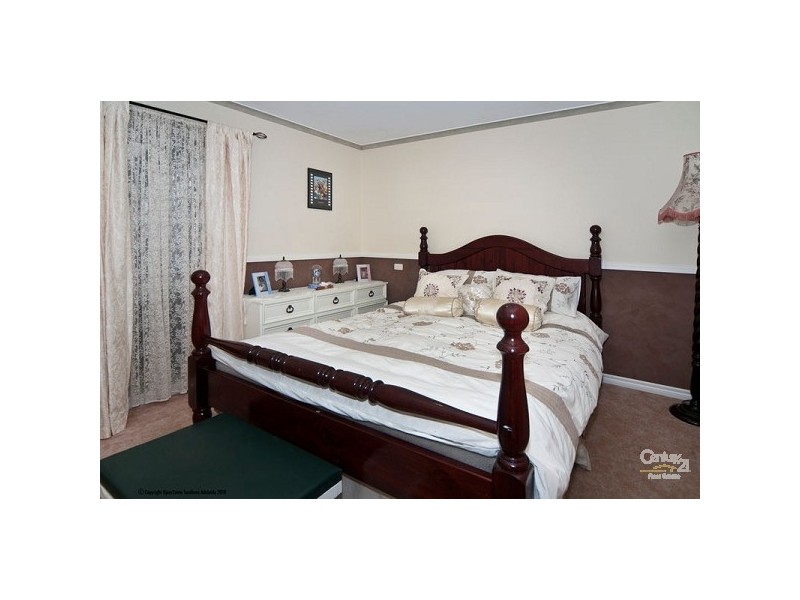 24 Greenloop Crescent, Huntfield Heights SA 5163