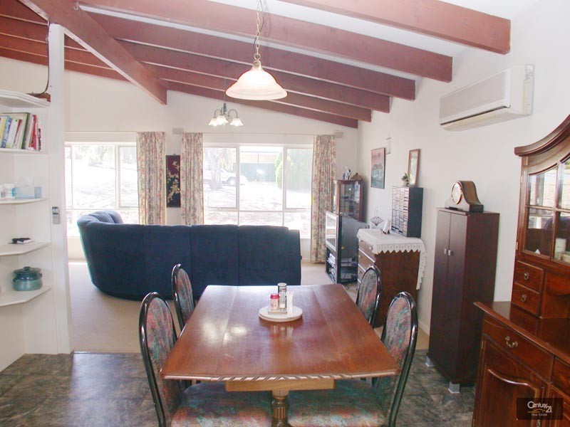 17 Wakefield Avenue, Morphett Vale SA 5162