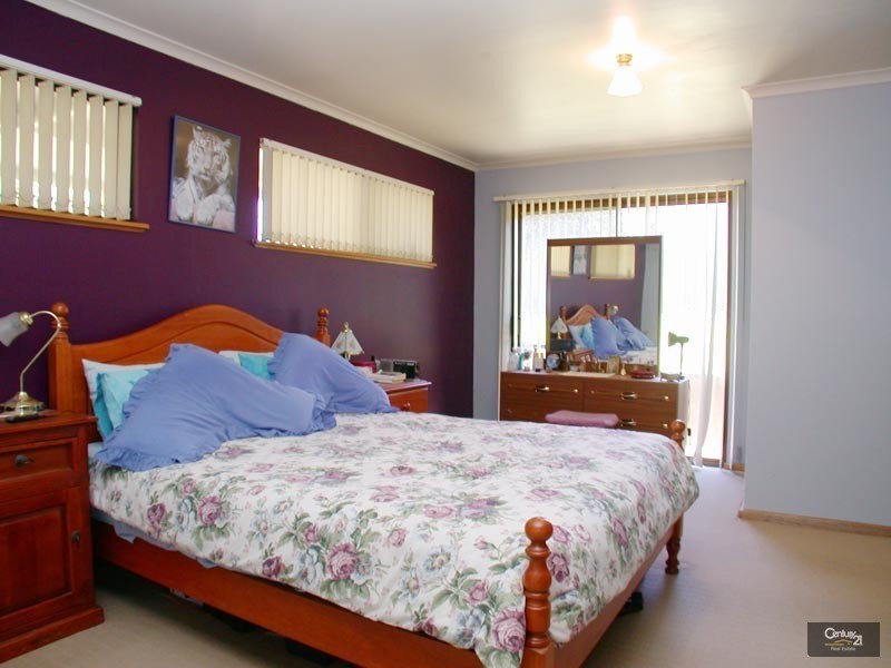 17 Wakefield Avenue, Morphett Vale SA 5162