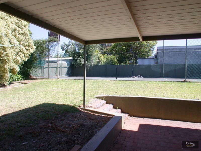 17 Wakefield Avenue, Morphett Vale SA 5162