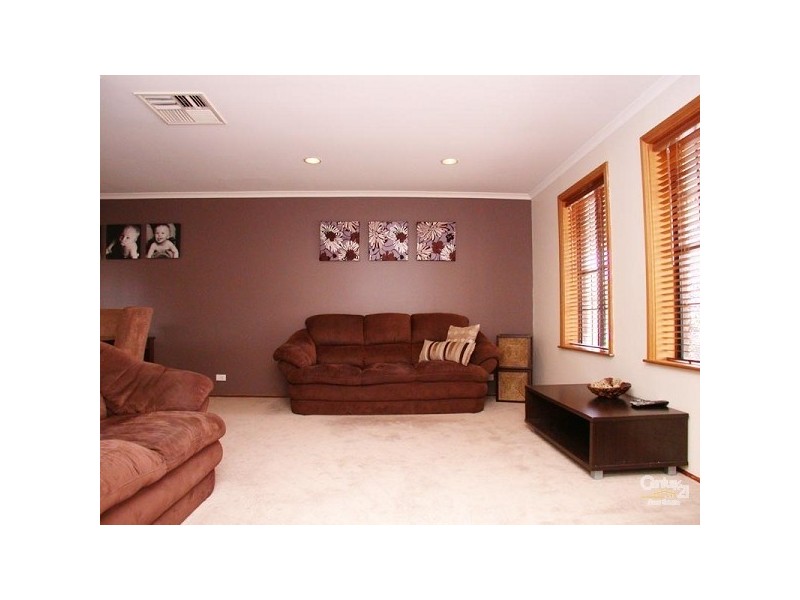 12 Maralyn Court, Aberfoyle Park SA 5159