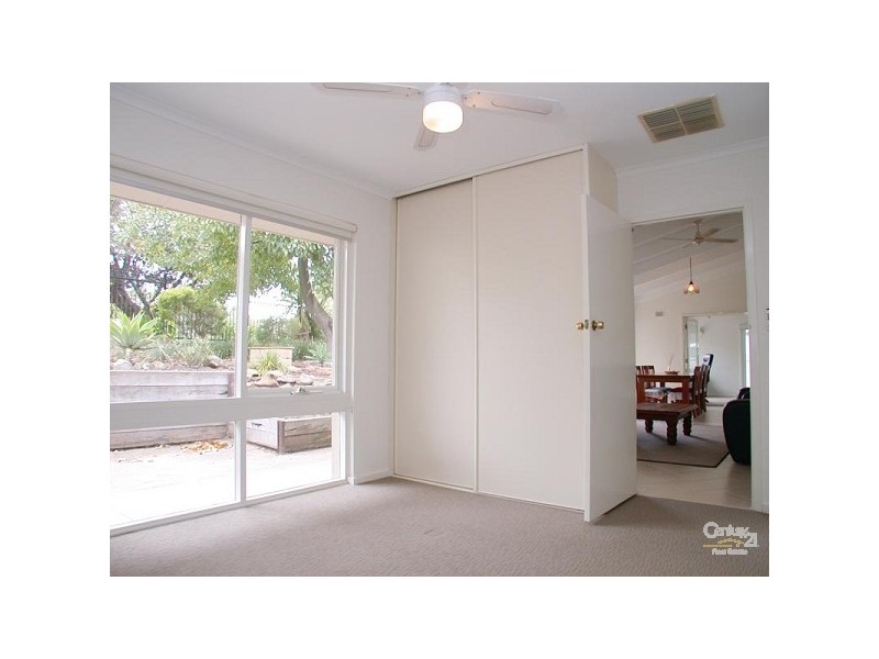 28 Glenda Avenue, Morphett Vale SA 5162