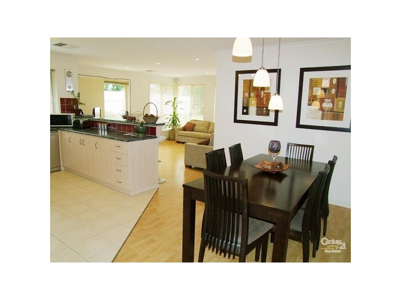 18 Conington Crescent, Morphett Vale SA 5162