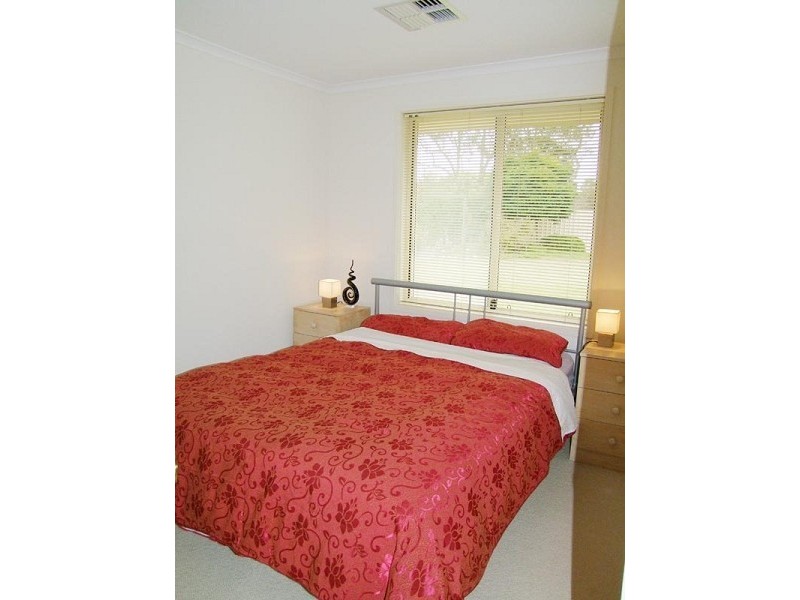 18 Conington Crescent, Morphett Vale SA 5162