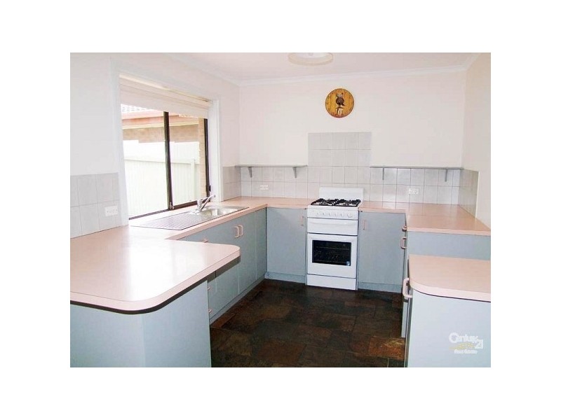 18 Ellis Avenue, Morphett Vale SA 5162