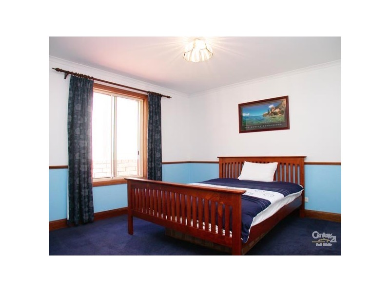 8 Fairbrother Drive, Happy Valley SA 5159