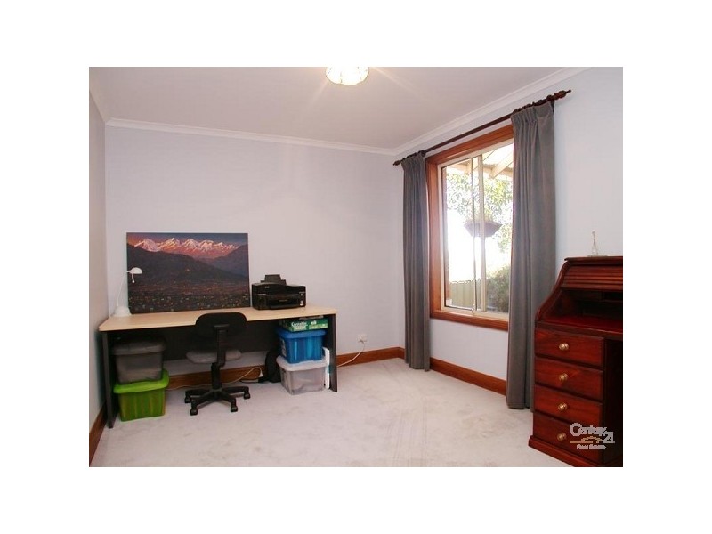 8 Fairbrother Drive, Happy Valley SA 5159