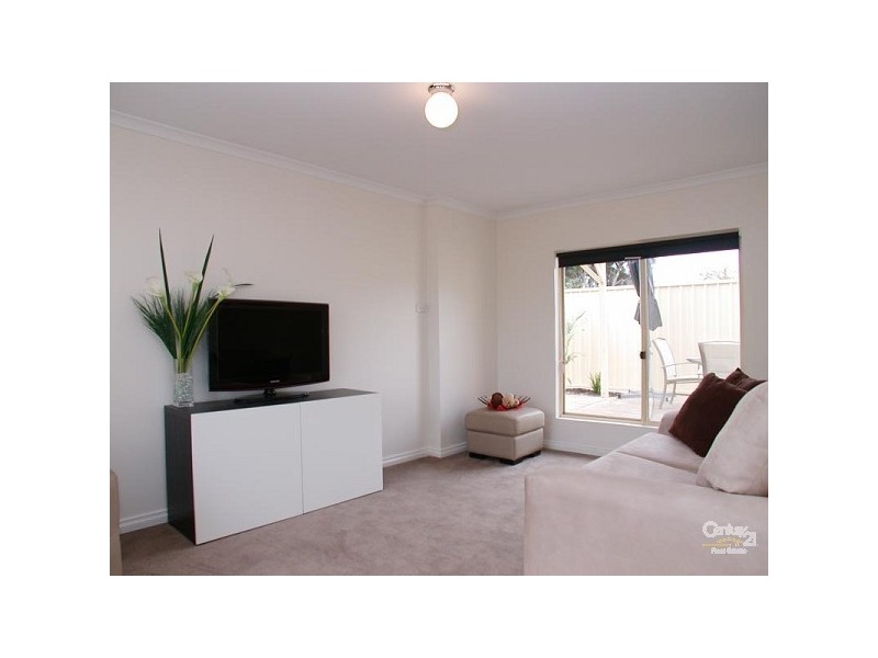 1 Scottsglade Road, Christie Downs SA 5164