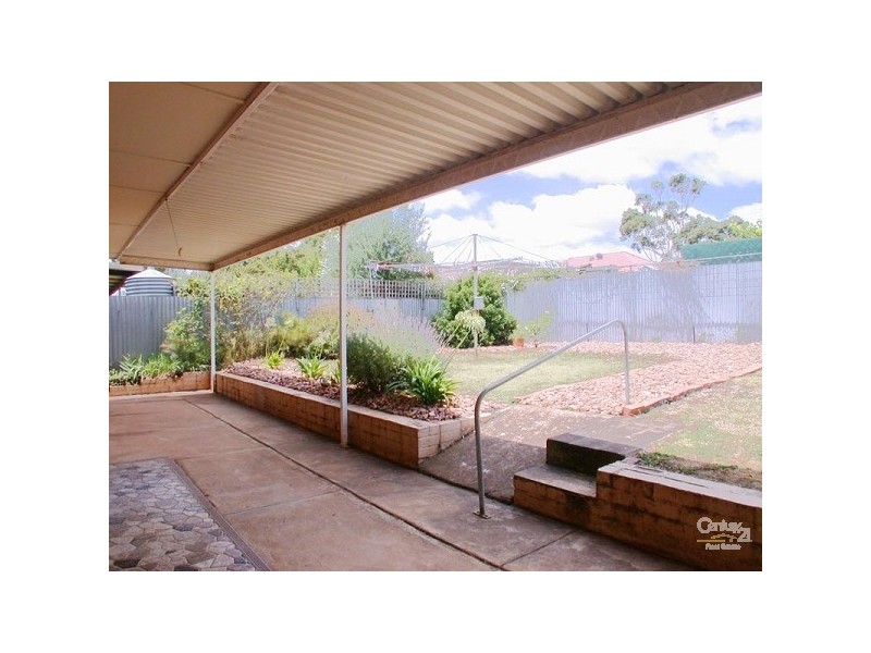 12 Graham Avenue, Hackham SA 5163