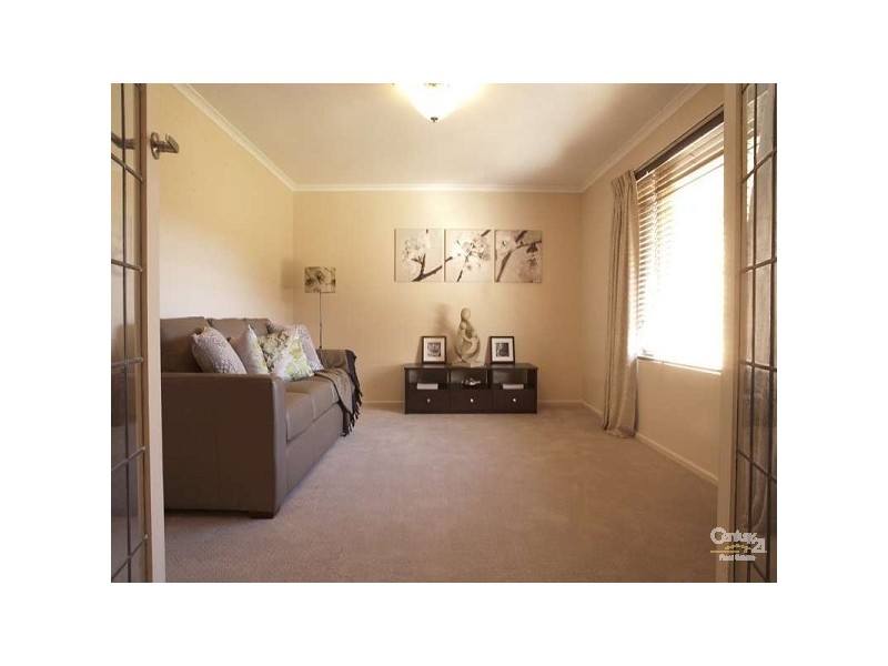 1 Bass Court, Woodcroft SA 5162