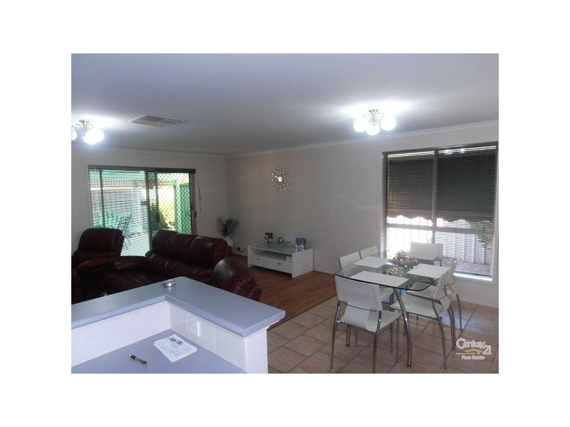 4 Seafarer Court, Seaford Rise SA 5169