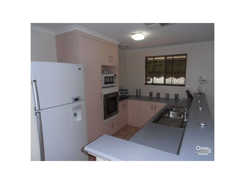 4 Seafarer Court, Seaford Rise SA 5169
