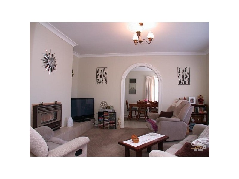 17 Valleyview Crescent, Hackham West SA 5163