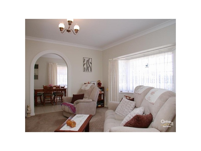 17 Valleyview Crescent, Hackham West SA 5163