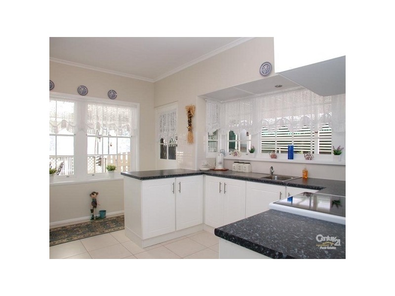 17 Valleyview Crescent, Hackham West SA 5163