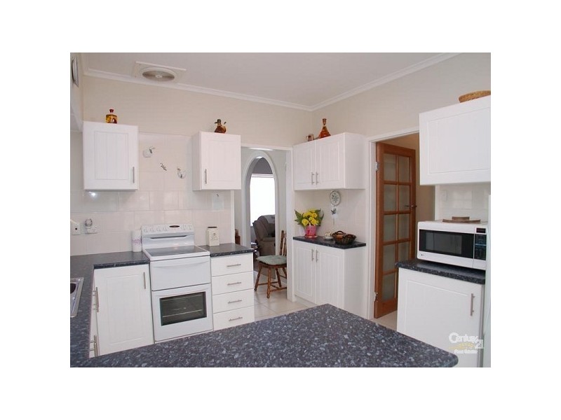 17 Valleyview Crescent, Hackham West SA 5163