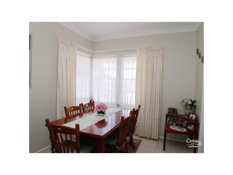 17 Valleyview Crescent, Hackham West SA 5163